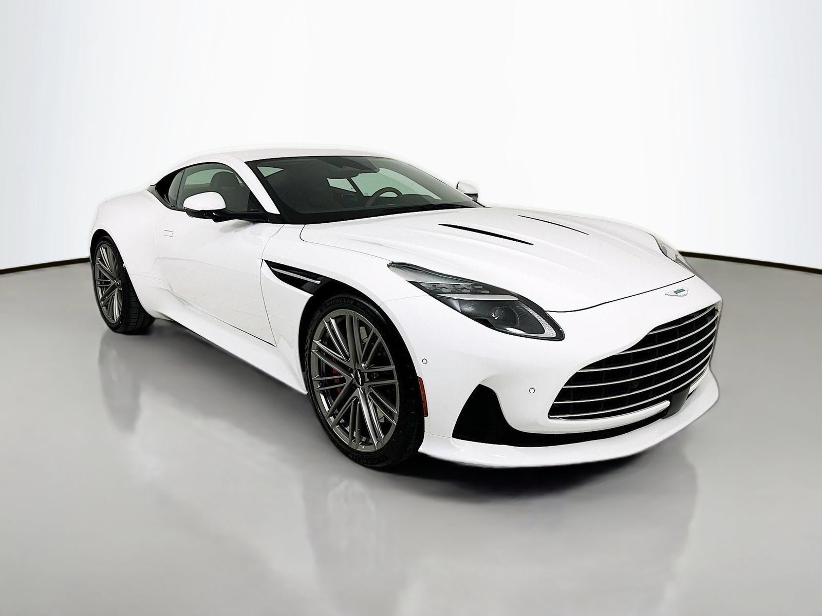 Used 2024 Aston Martin DB12 Coupe RWD image 1