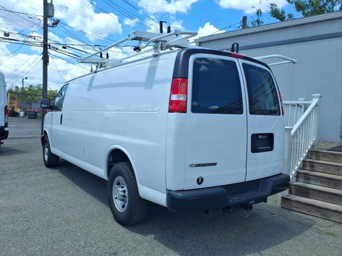 Used 2022 Chevrolet Express 2500 Extended w/ Driver Convenience Package RWD image 5