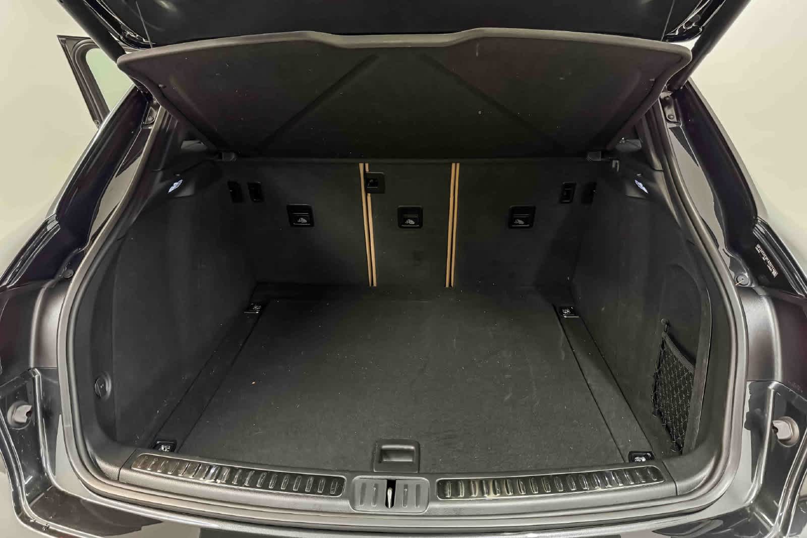 Certified 2023 Porsche Macan AWD/4WD image 29