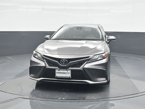 Used 2021 Toyota Camry XSE FWD image 5