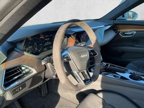 Used 2023 Audi e-tron GT Premium Plus image 10