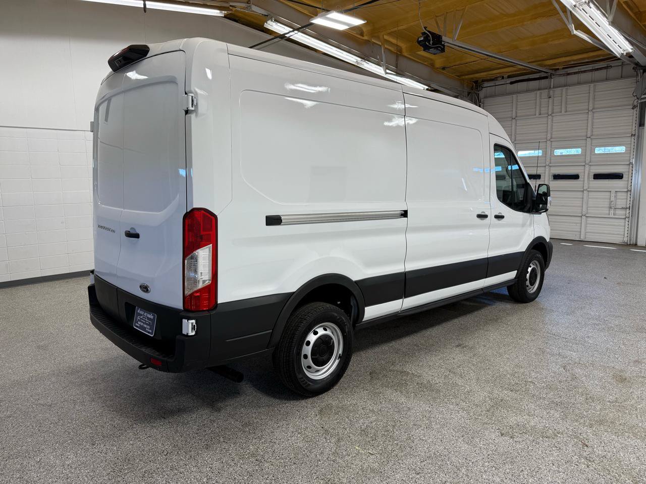 Used 2023 Ford Transit 250 Medium Roof RWD image 4