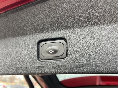 Certified 2018 Ford Explorer Platinum image 26