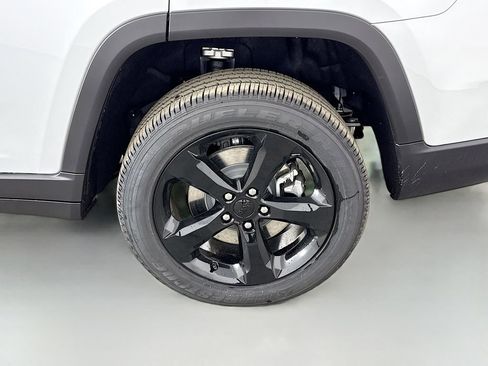 New 2025 Jeep Grand Cherokee L Laredo image 49