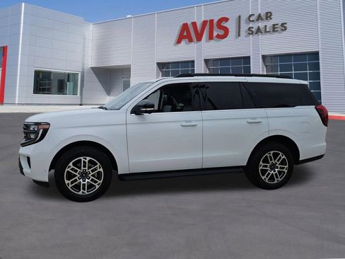 Used 2025 Ford Expedition Active AWD/4WD image 2