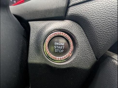 Used 2019 Toyota RAV4 XLE Premium image 11