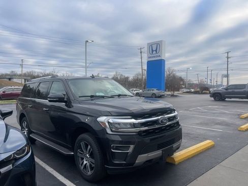 Used 2023 Ford Expedition Max Limited image 4