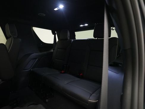 Used 2024 GMC Yukon SLT w/ SLT Luxury Package AWD/4WD image 17