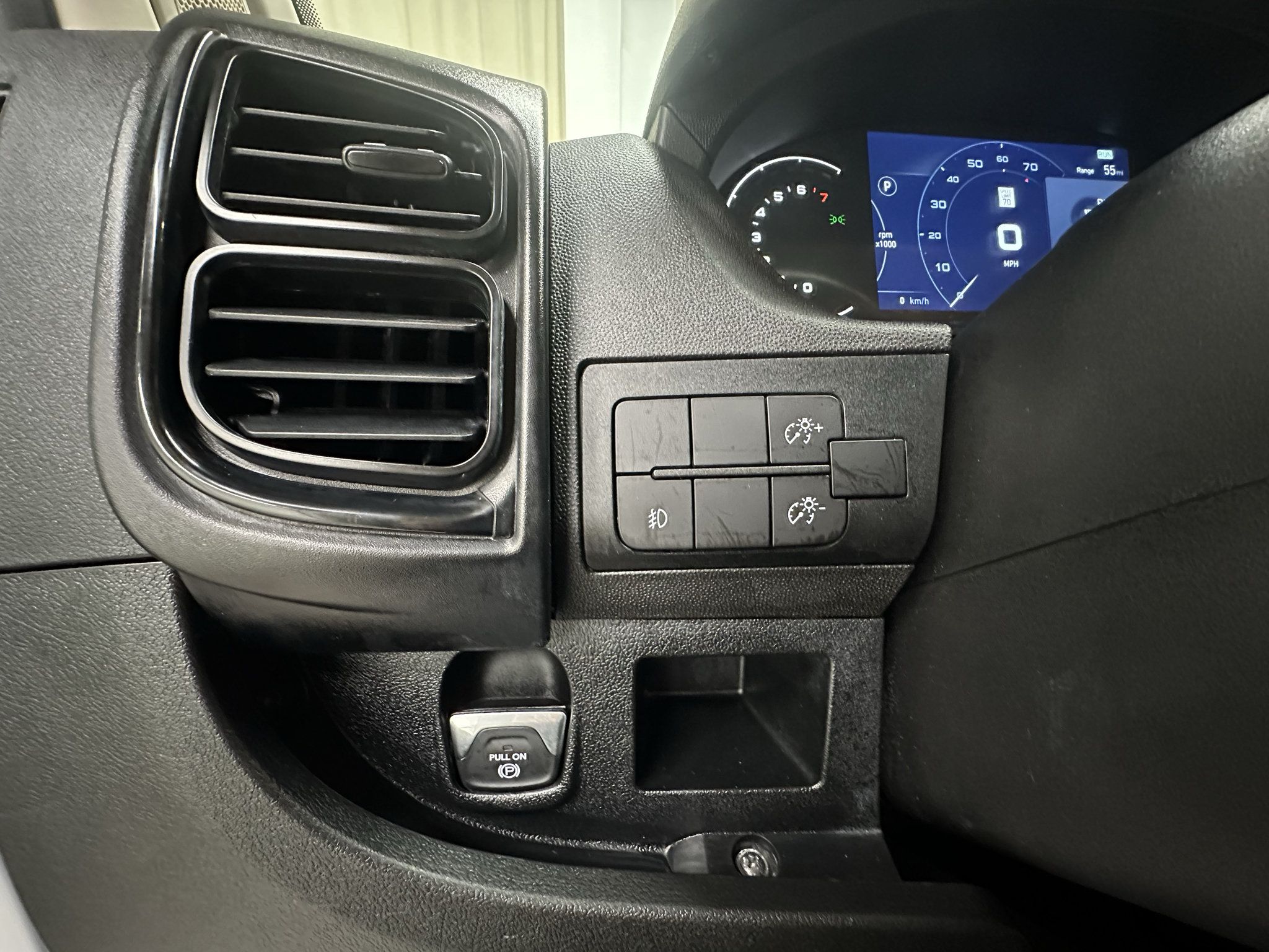 Used 2025 RAM ProMaster 2500 w/ U-Haul Equipment Group FWD image 21