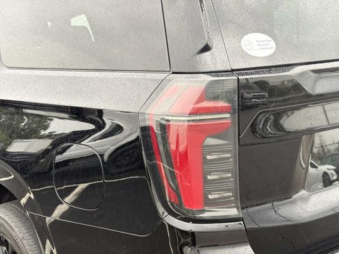 Used 2025 Chevrolet Suburban LS AWD/4WD image 11