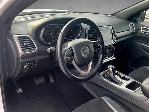 Used 2021 Jeep Grand Cherokee Laredo X image 10