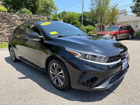 Certified 2023 Kia Forte LXS FWD image 7