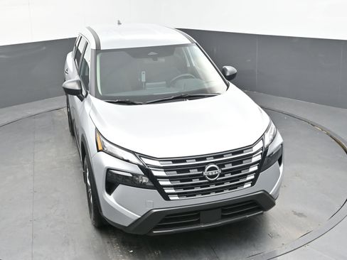 Certified 2025 Nissan Rogue S image 31