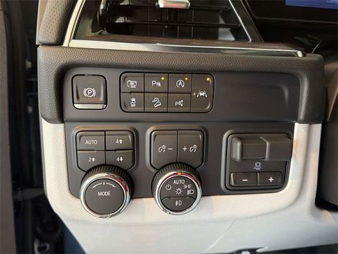 New 2026 Chevrolet Suburban Premier w/ Sun And Tow Package image 33