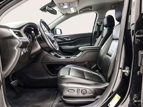 Used 2023 GMC Acadia SLT image 13