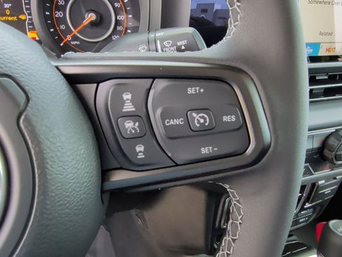 New 2025 Jeep Gladiator Mojave AWD/4WD image 18
