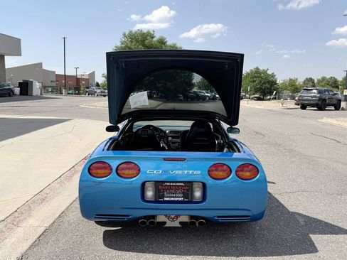 Used 1997 Chevrolet Corvette Coupe RWD image 10
