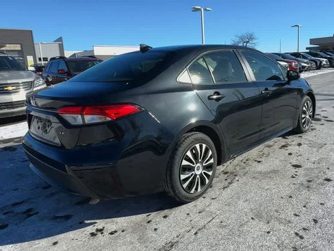 Used 2022 Toyota Corolla LE image 8