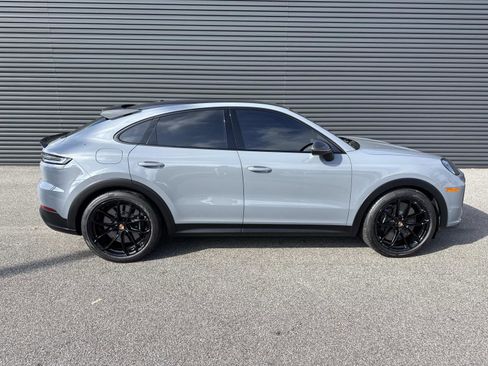 Certified 2025 Porsche Cayenne Turbo GT image 10