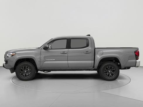Used 2022 Toyota Tacoma SR5 RWD image 3