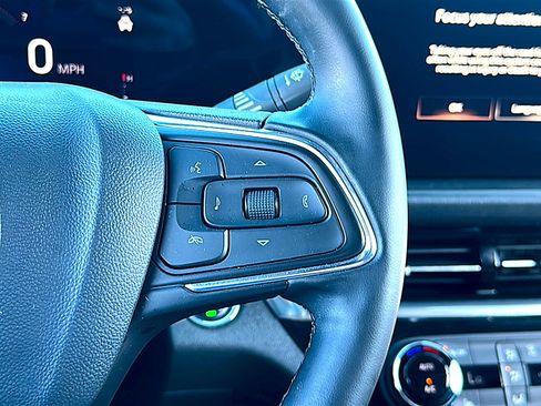 Used 2024 Buick Envista Sport Touring w/ Convenience I Package FWD image 28
