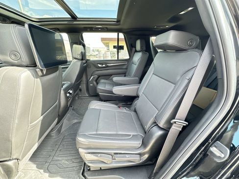 Used 2024 GMC Yukon Denali w/ Advanced Technology Package AWD/4WD image 26