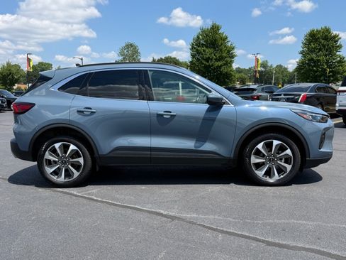 Used 2024 Ford Escape Platinum AWD/4WD image 9