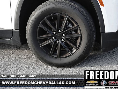 Used 2023 Chevrolet Traverse LT FWD image 10