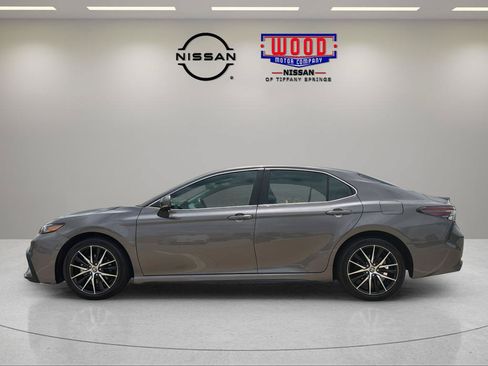 Used 2024 Toyota Camry SE FWD image 5