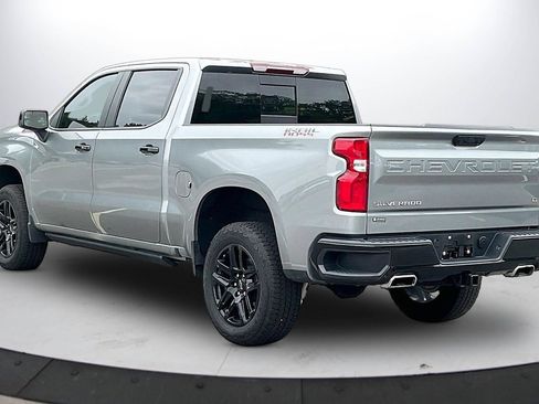 Used 2025 Chevrolet Silverado 1500 LT Trail Boss w/ Convenience Package II AWD/4WD image 7