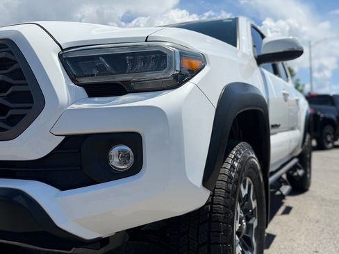 Used 2020 Toyota Tacoma TRD Off-Road w/ Technology Package AWD/4WD image 36