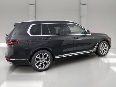 Used 2025 BMW X7 xDrive40i w/ Premium Package AWD/4WD image 4