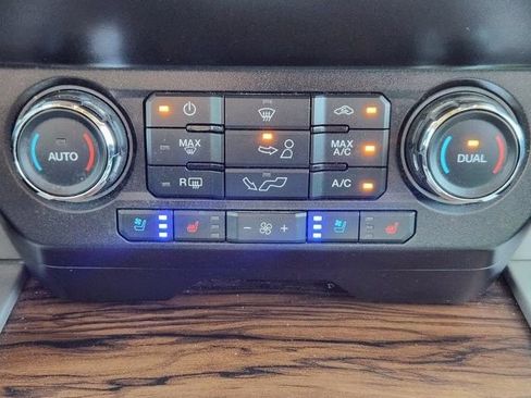 Used 2019 Ford F150 Lariat RWD image 17
