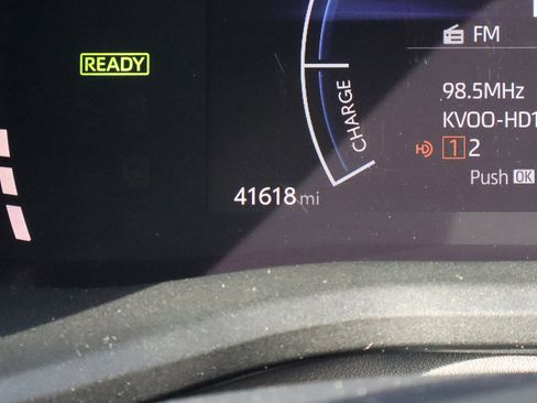 Used 2025 Toyota Camry SE image 27