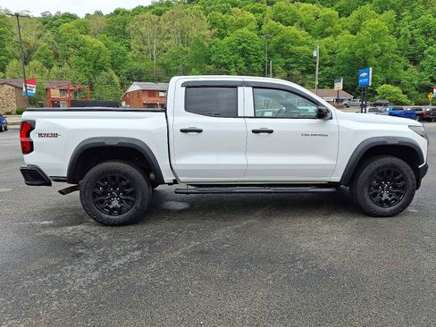 Used 2024 Chevrolet Colorado Trail Boss w/ Advanced Trailering Package AWD/4WD image 7