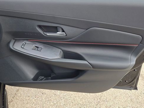 New 2026 Nissan Sentra SR w/ Floor Mat Package FWD image 5