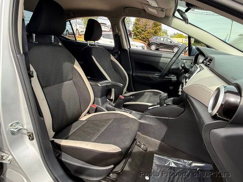 Used 2022 Nissan Versa SV image 17