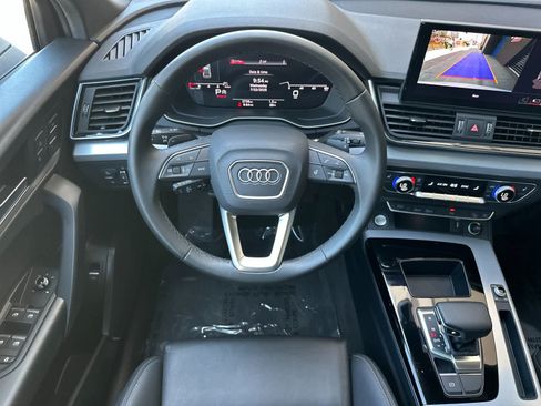 Used 2025 Audi Q5 2.0T Premium w/ Convenience Plus Package AWD/4WD image 14