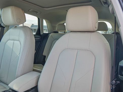 Certified 2023 Audi Q3 2.0T Premium Plus w/ Premium Plus Package image 9