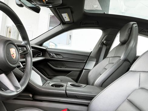 Used 2021 Porsche Taycan RWD image 21