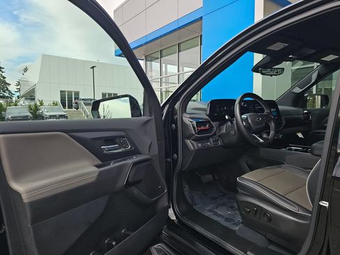 Used 2026 Chevrolet Silverado EV Trail Boss AWD/4WD image 24