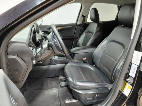 Certified 2022 Ford Escape Titanium image 4