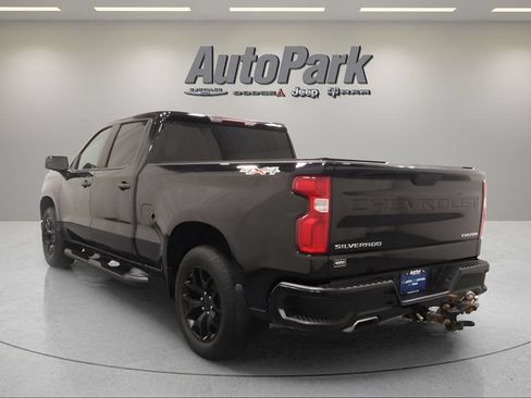 Used 2020 Chevrolet Silverado 1500 Custom w/ Custom Value Package AWD/4WD image 4
