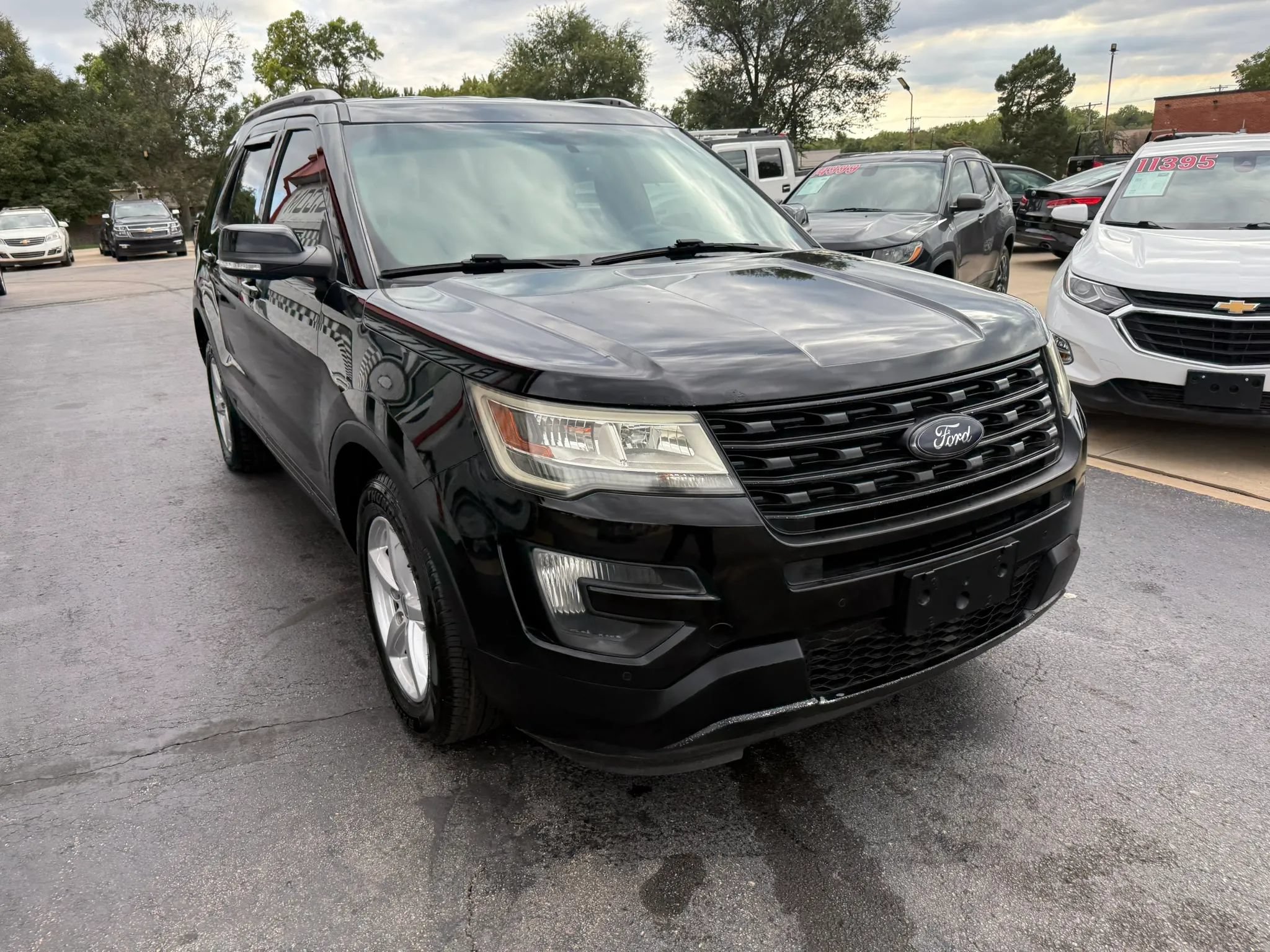 Used 2016 Ford Explorer XLT w/ Equipment Group 202A AWD/4WD image 19