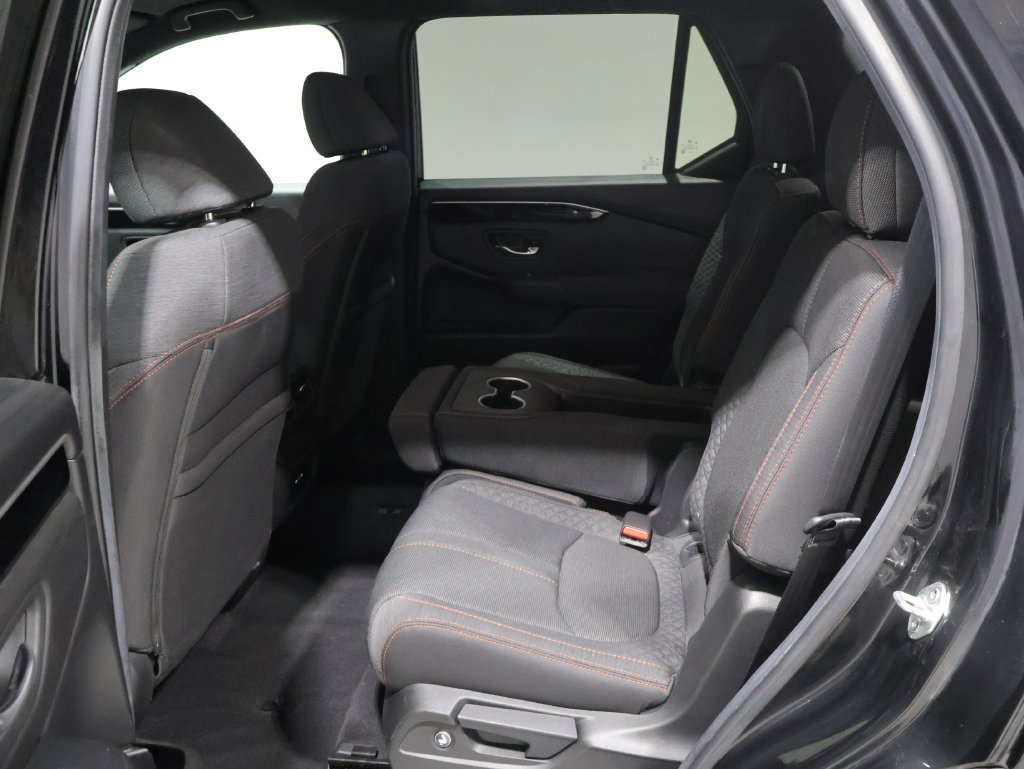 Used 2025 Honda Pilot Sport image 18