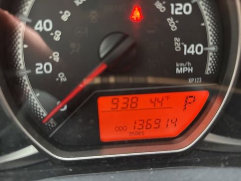 Used 2017 Toyota Yaris LE image 4