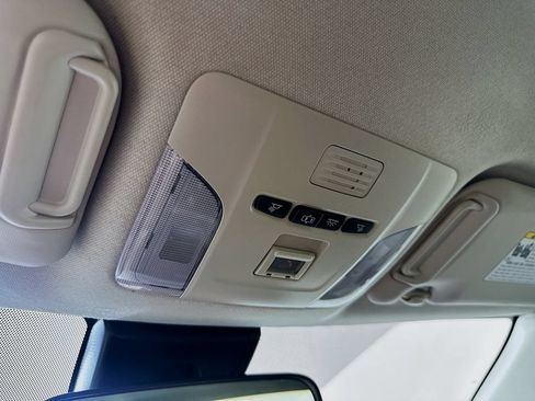 Used 2022 Toyota Corolla LE FWD image 28