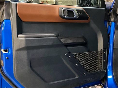 Used 2024 Ford Bronco Outer Banks image 9