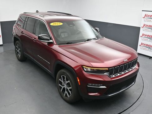 Used 2023 Jeep Grand Cherokee Limited AWD/4WD image 20