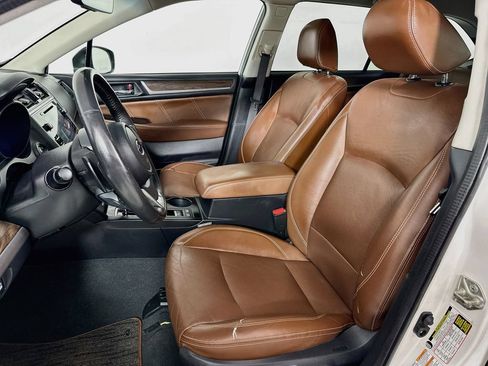 Used 2019 Subaru Outback 3.6R Touring w/ Popular Package #3A AWD/4WD image 8